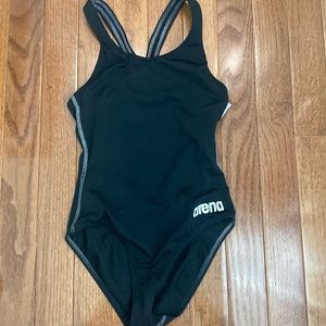 ARENA SWIM SUIT SIZE 24